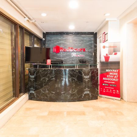 เรดดอร์ซ พรีเมียม ใกล้กรีนเบลท์ มากาตี - พนักงานฉีดวัคซีนแล้ว Hotel Makati City ภายนอก รูปภาพ