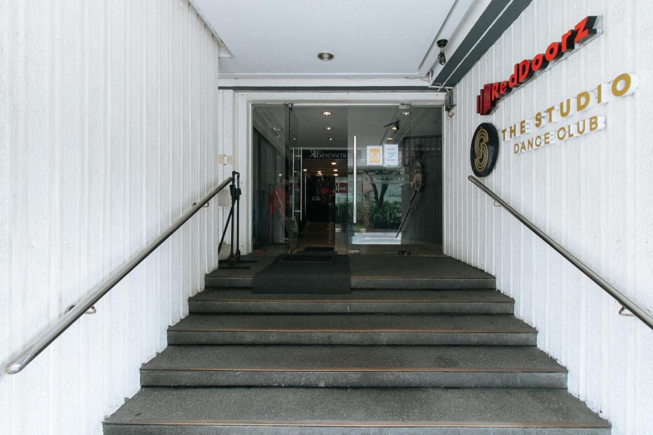 เรดดอร์ซ พรีเมียม ใกล้กรีนเบลท์ มากาตี - พนักงานฉีดวัคซีนแล้ว Hotel Makati City ภายนอก รูปภาพ