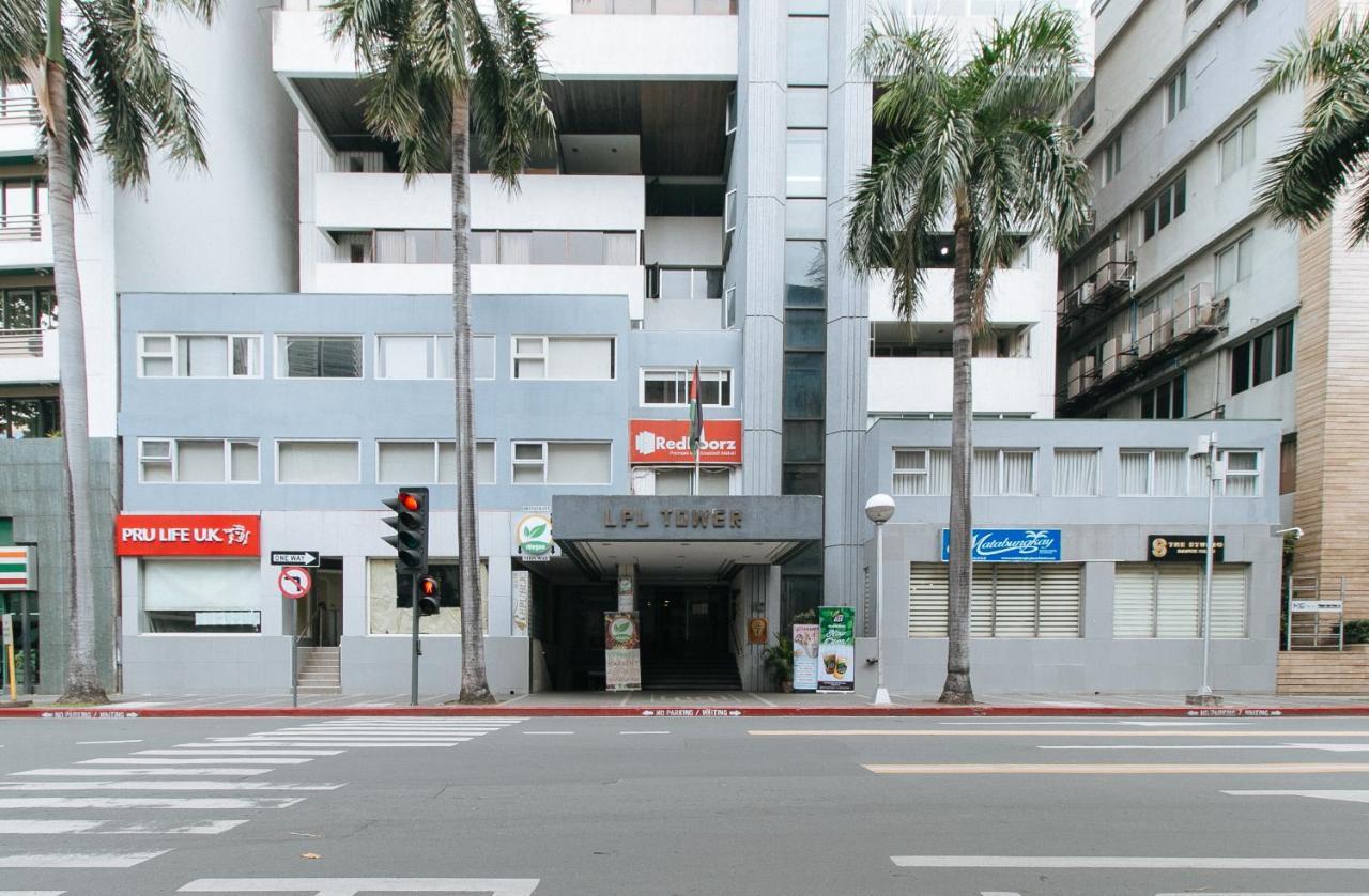 เรดดอร์ซ พรีเมียม ใกล้กรีนเบลท์ มากาตี - พนักงานฉีดวัคซีนแล้ว Hotel Makati City ภายนอก รูปภาพ