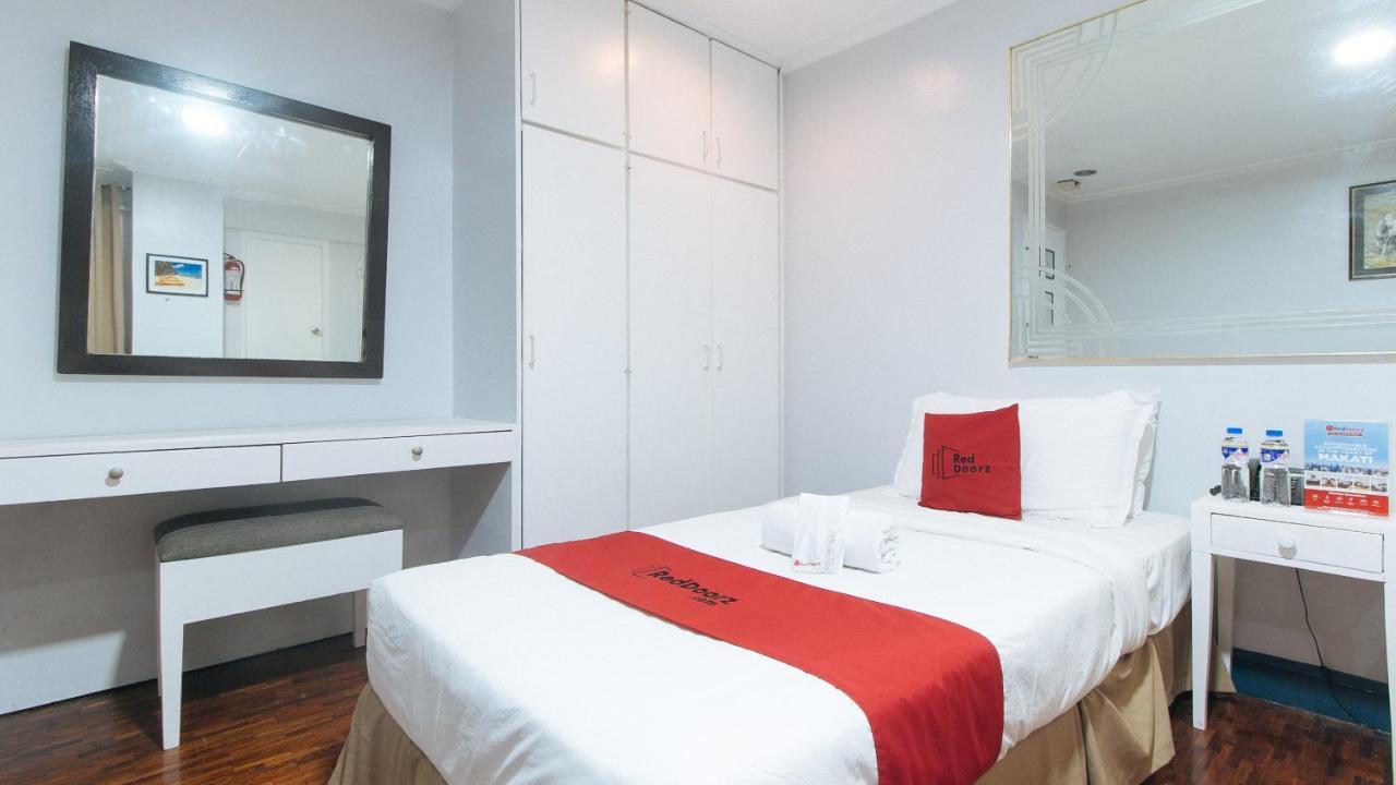 เรดดอร์ซ พรีเมียม ใกล้กรีนเบลท์ มากาตี - พนักงานฉีดวัคซีนแล้ว Hotel Makati City ภายนอก รูปภาพ