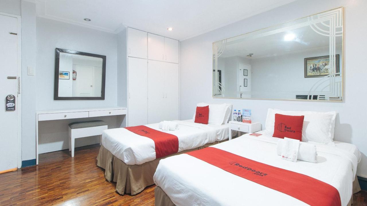 เรดดอร์ซ พรีเมียม ใกล้กรีนเบลท์ มากาตี - พนักงานฉีดวัคซีนแล้ว Hotel Makati City ภายนอก รูปภาพ