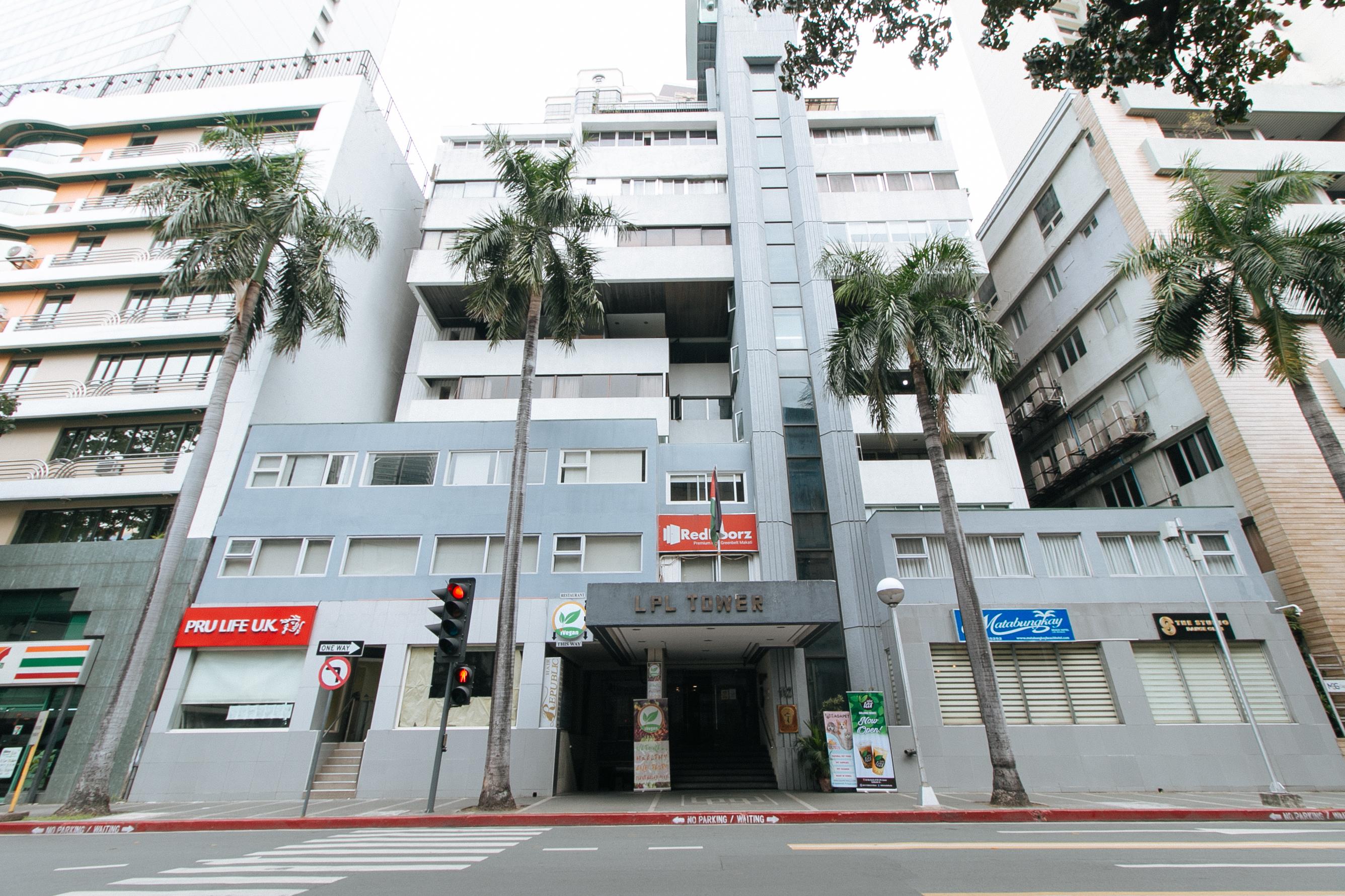 เรดดอร์ซ พรีเมียม ใกล้กรีนเบลท์ มากาตี - พนักงานฉีดวัคซีนแล้ว Hotel Makati City ภายนอก รูปภาพ