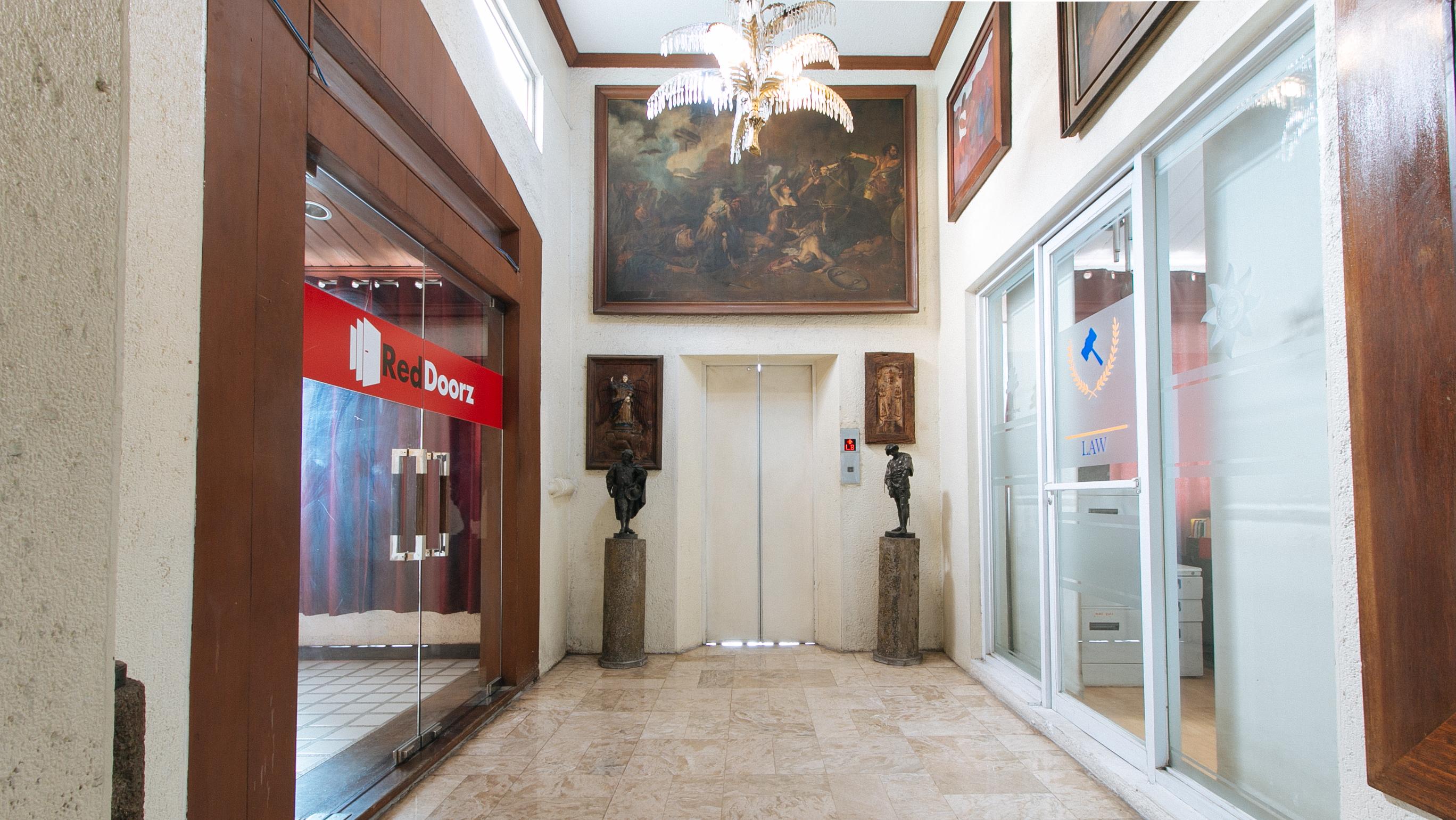 เรดดอร์ซ พรีเมียม ใกล้กรีนเบลท์ มากาตี - พนักงานฉีดวัคซีนแล้ว Hotel Makati City ภายนอก รูปภาพ